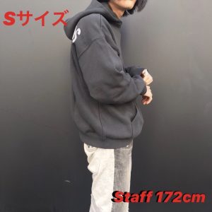 エッセンシャルズ　パーカー　size M