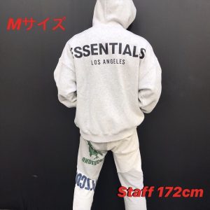 エッセンシャルズ　パーカー　size M